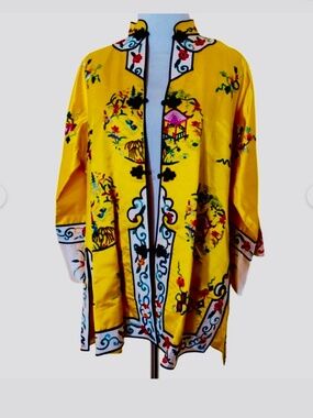 Vintage Baihua "Maihua” embroidered silk robe